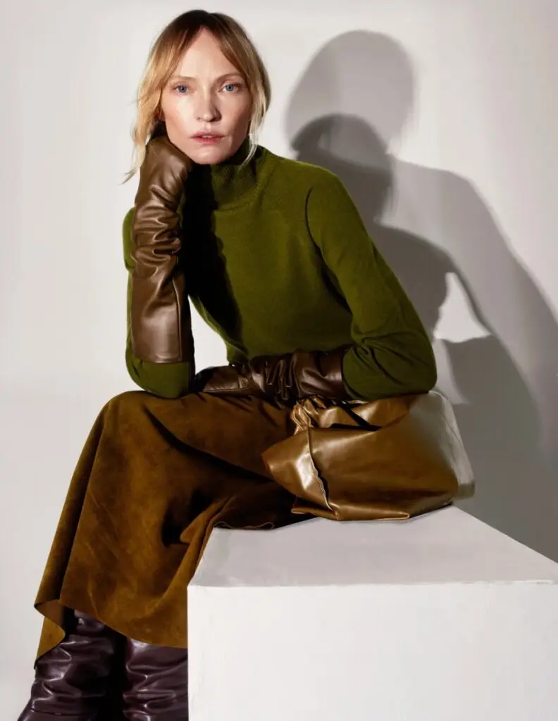 Ex model and now model agent Asia Bugajska, Sitting